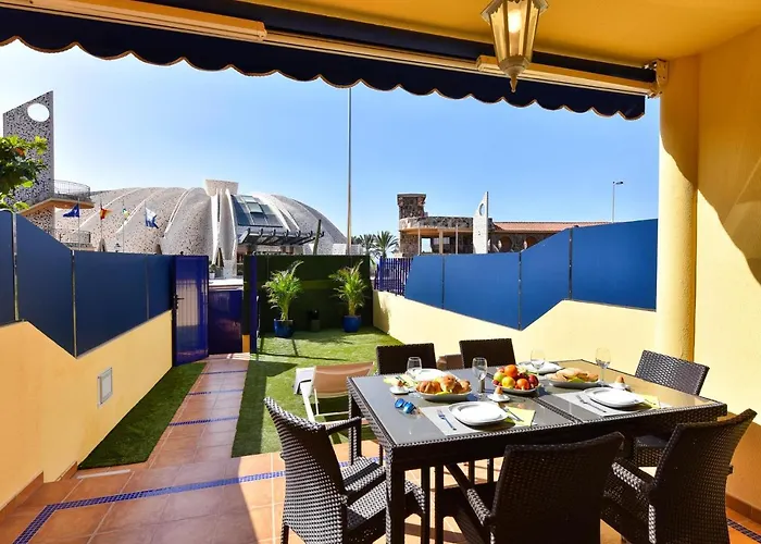 Feliz 44 * Meloneras